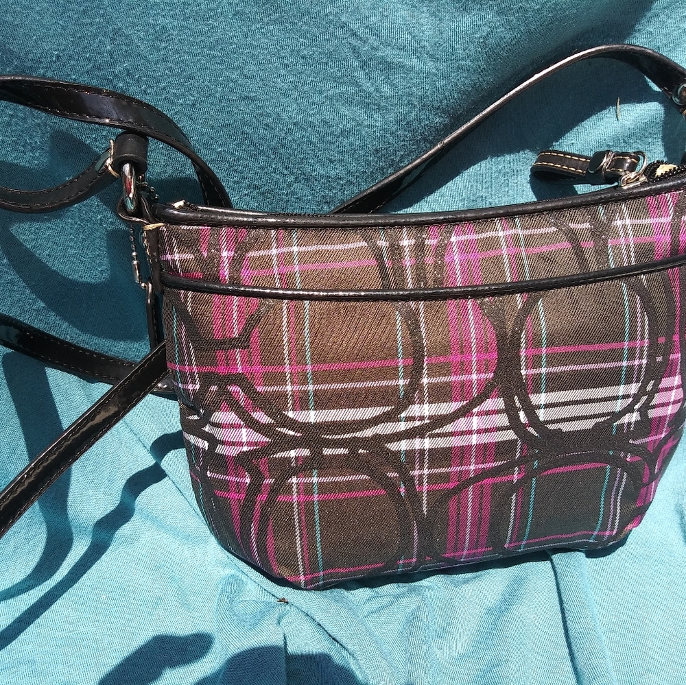 Assorted purses - Picture 16 of 16